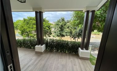 VENTA EN RIVER VALLEY CASA ESQUINERA EN PANAM PACFICO MLD