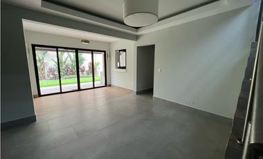 VENTA EN RIVER VALLEY CASA ESQUINERA EN PANAM PACFICO MLD