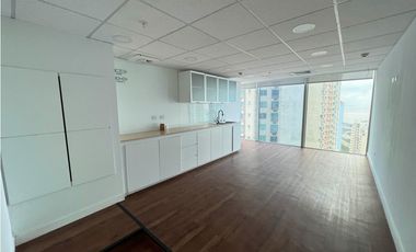 Alquiler de oficina en Oceania Business Plaza