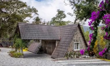 VENTA DE HOTEL EN EL VALLE DE ANTÓN CON HERMOSAS CABAÑAS 5000m2 JP