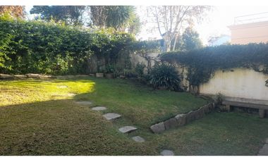 Chalet Playa Grande Cinco Ambientes Con Cochera TEMPORARIO