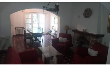 Chalet Playa Grande Cinco Ambientes Con Cochera TEMPORARIO