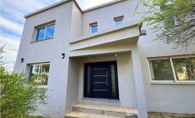 VENTA CASA EN MAYU SUMAJ LOMAS DEL REY BARRIO CERRADO