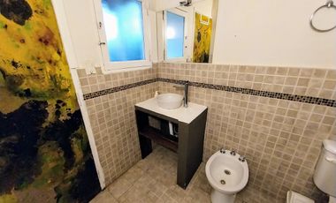 Venta Casa 3 ambientes + dpto 2 amb Bosque P.Ramos