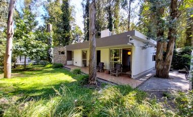 Venta Casa 3 ambientes + dpto 2 amb Bosque P.Ramos