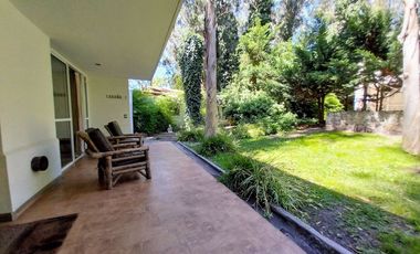 Venta Casa 3 ambientes + dpto 2 amb Bosque P.Ramos