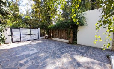 Venta Casa 3 ambientes + dpto 2 amb Bosque P.Ramos