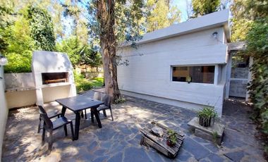 Venta Casa 3 ambientes + dpto 2 amb Bosque P.Ramos
