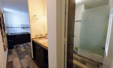 Venta Casa 3 ambientes + dpto 2 amb Bosque P.Ramos