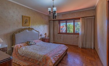 VENTA CASA 5 AMB 2 PLANTAS 267 M2 BARRIO ESTRADA