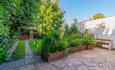 VENTA CASA 5 AMB 2 PLANTAS 267 M2 BARRIO ESTRADA