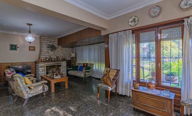VENTA CASA 5 AMB 2 PLANTAS 267 M2 BARRIO ESTRADA