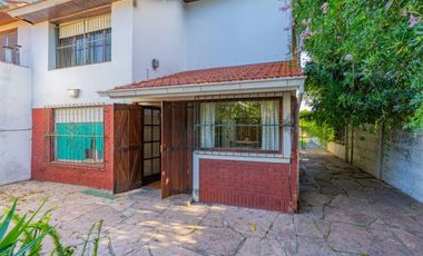 VENTA CASA 5 AMB 2 PLANTAS 267 M2 BARRIO ESTRADA