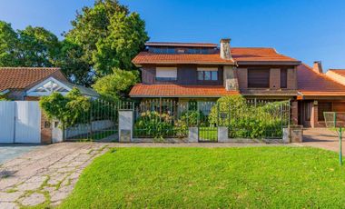 VENTA CASA 5 AMB 2 PLANTAS 267 M2 BARRIO ESTRADA