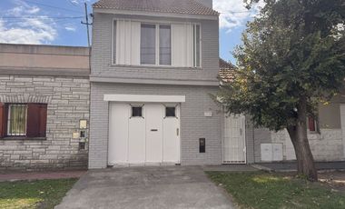 VENTA PH 4 AMB. COCHERA P/2 Y QUINCHO APTO CREDITO