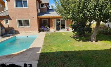 VENTA CASA NIVEL GERENCIAL 4 DORMITORIOS PLOTTIER