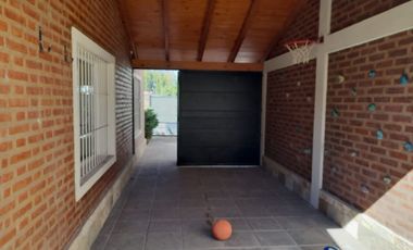 VENTA CASA NIVEL GERENCIAL 4 DORMITORIOS PLOTTIER