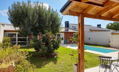 VENTA CASA NIVEL GERENCIAL 4 DORMITORIOS PLOTTIER