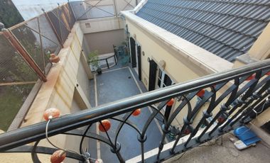 CHALET, 2 PLANTAS DE 9 AMBIENTES UNICO EN SU ZONA