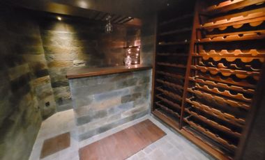 CHALET, 2 PLANTAS DE 9 AMBIENTES UNICO EN SU ZONA