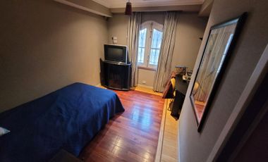CHALET, 2 PLANTAS DE 9 AMBIENTES UNICO EN SU ZONA