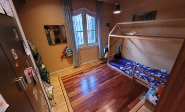 CHALET, 2 PLANTAS DE 9 AMBIENTES UNICO EN SU ZONA