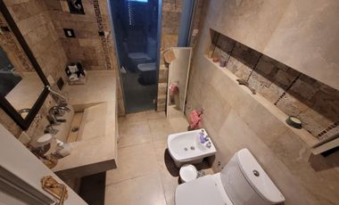 CHALET, 2 PLANTAS DE 9 AMBIENTES UNICO EN SU ZONA