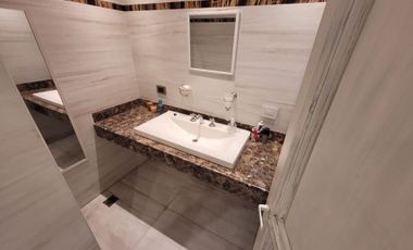 CHALET, 2 PLANTAS DE 9 AMBIENTES UNICO EN SU ZONA