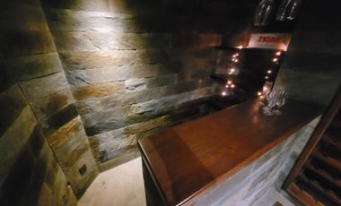 CHALET, 2 PLANTAS DE 9 AMBIENTES UNICO EN SU ZONA