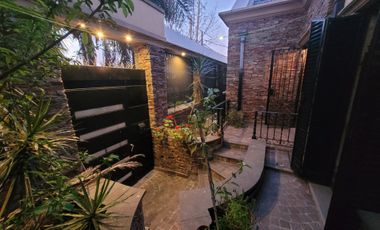 CHALET, 2 PLANTAS DE 9 AMBIENTES UNICO EN SU ZONA