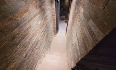 CHALET, 2 PLANTAS DE 9 AMBIENTES UNICO EN SU ZONA