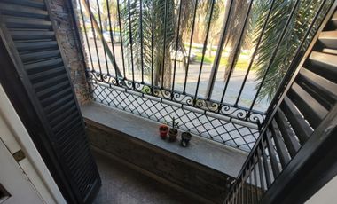 CHALET, 2 PLANTAS DE 9 AMBIENTES UNICO EN SU ZONA