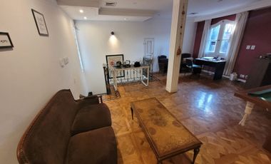 CHALET, 2 PLANTAS DE 9 AMBIENTES UNICO EN SU ZONA