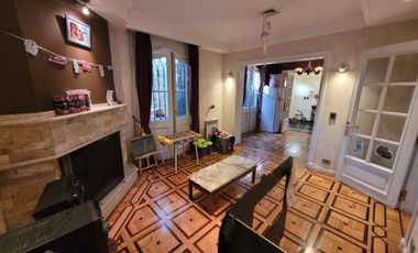 CHALET, 2 PLANTAS DE 9 AMBIENTES UNICO EN SU ZONA