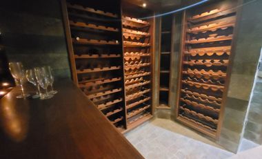 CHALET, 2 PLANTAS DE 9 AMBIENTES UNICO EN SU ZONA