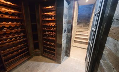 CHALET, 2 PLANTAS DE 9 AMBIENTES UNICO EN SU ZONA