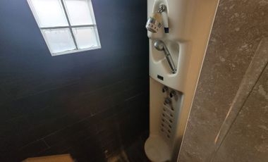 CHALET, 2 PLANTAS DE 9 AMBIENTES UNICO EN SU ZONA