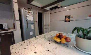 CHALET, 2 PLANTAS DE 9 AMBIENTES UNICO EN SU ZONA