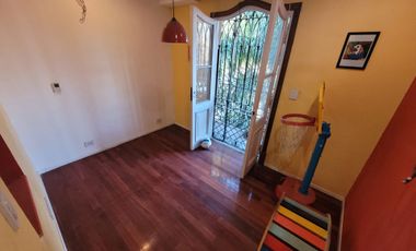 CHALET, 2 PLANTAS DE 9 AMBIENTES UNICO EN SU ZONA