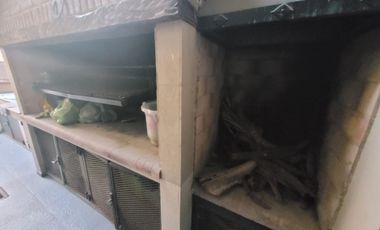 CHALET, 2 PLANTAS DE 9 AMBIENTES UNICO EN SU ZONA