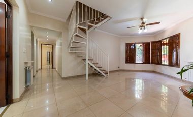 VENTA - CASA 5 AMB. SAN MIGUEL PERMUTA
