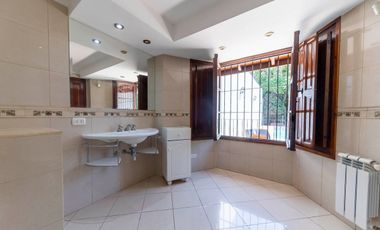 VENTA - CASA 5 AMB. SAN MIGUEL PERMUTA
