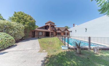 VENTA - CASA 5 AMB. SAN MIGUEL PERMUTA