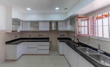 VENTA - CASA 5 AMB. SAN MIGUEL PERMUTA