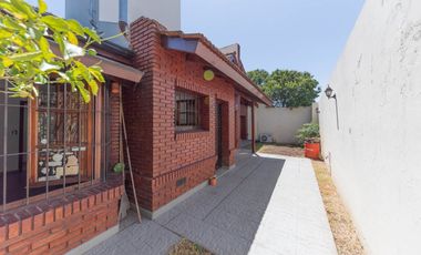 VENTA - CASA 5 AMB. SAN MIGUEL PERMUTA