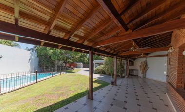VENTA - CASA 5 AMB. SAN MIGUEL PERMUTA