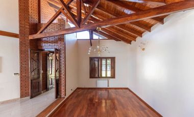 VENTA - CASA 5 AMB. SAN MIGUEL PERMUTA