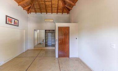 VENTA - CASA 5 AMB. SAN MIGUEL PERMUTA