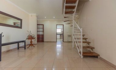 VENTA - CASA 5 AMB. SAN MIGUEL PERMUTA