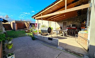 VENTA CASA, LOCAL EXCELENTE UBICACION, PONTEVEDRA